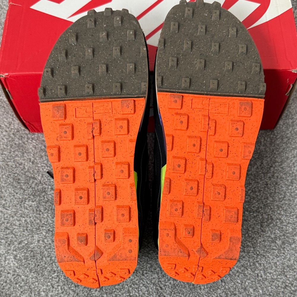 Women’s Nike Fontanka Waffle Sneakers - Picture 4 of 7